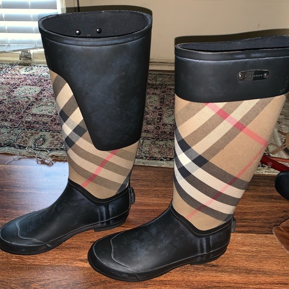 Authentic Burberry Boots - Picture 2 of 2